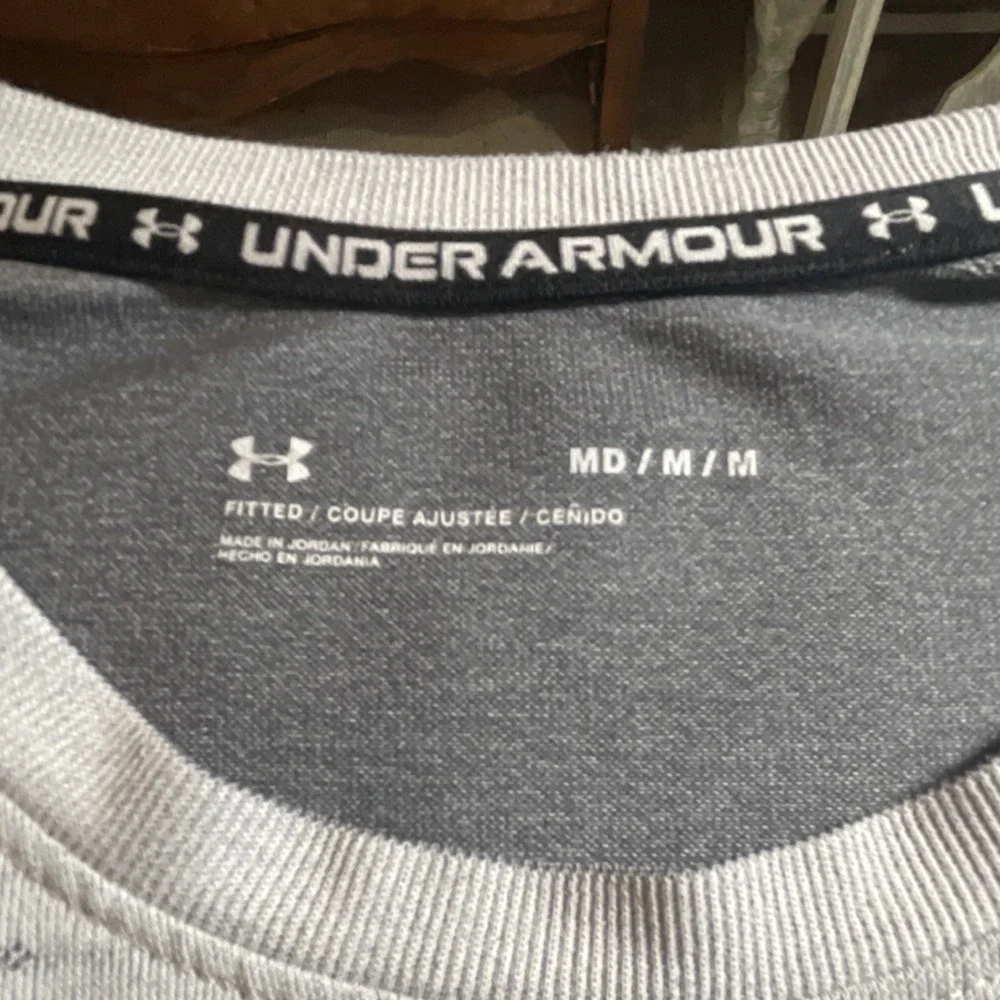 Under Armour Men's Fitted Striped Gray T-Shirt Lightweight Crew Neck Size M